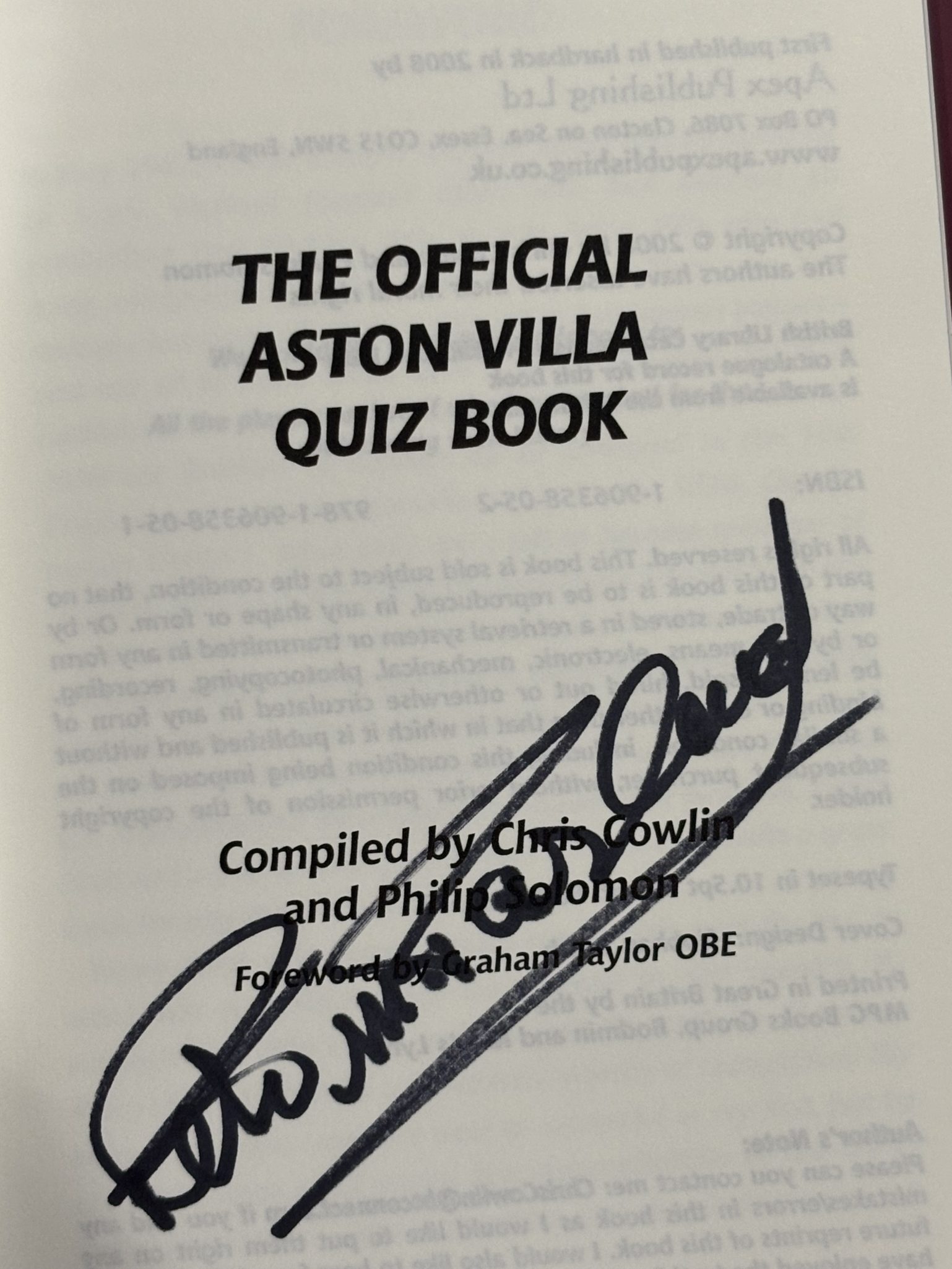 The Official Aston Villa Quiz Book (SIGNED BY PETER McPARLAND) - Image 4