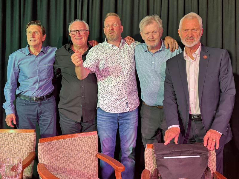 Limited Edition 1975 Celebration Montage, A3 (SIGNED by 7 … only 50 available!) - Image 2