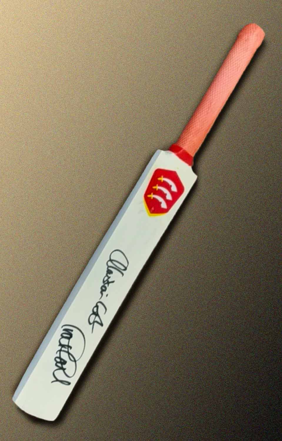 Essex CCC-branded mini-bat Signed by Graham Gooch & Alastair Cook